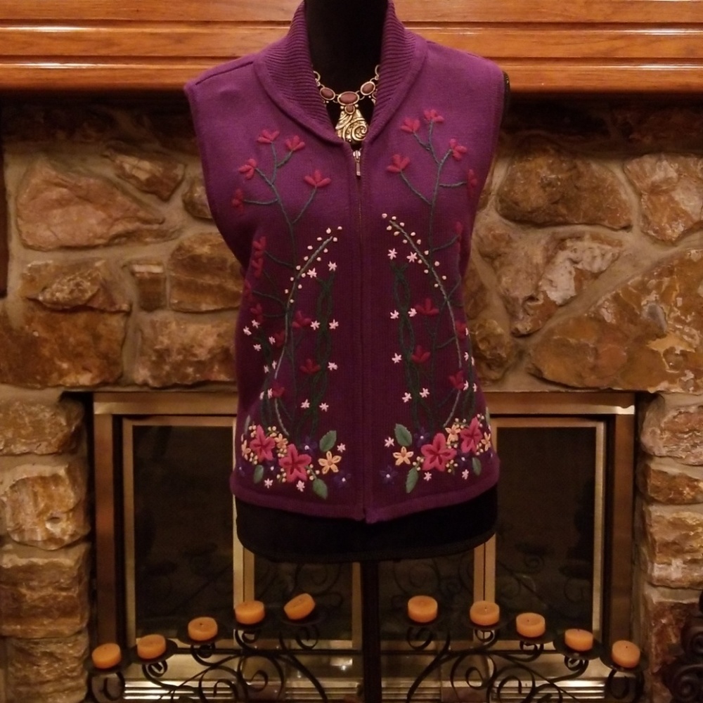 Bechamel Embroidered Sleeveless Sweater/Vest